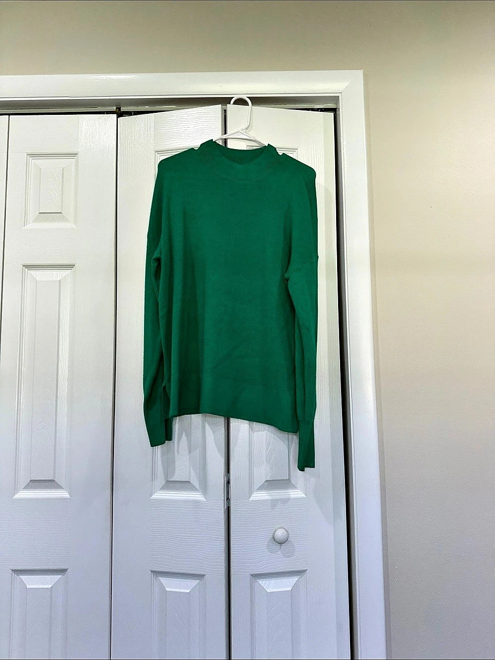 Green Long Sleeve Top